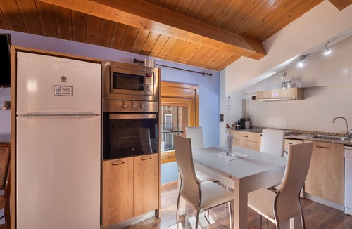 Daroca Apartment | Apartment 'Petronila' with Wi-Fi and Air Conditioning