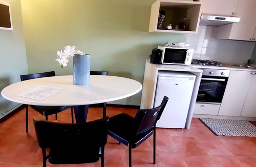 Borgo Ticino Apartment | Apartment-Private Bathroom-Balcony-Allevi