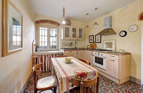 Campochiesa Apartment | Apartment "Residenza Stoechas" with Sea View, Wi-Fi, Garden & Terrace