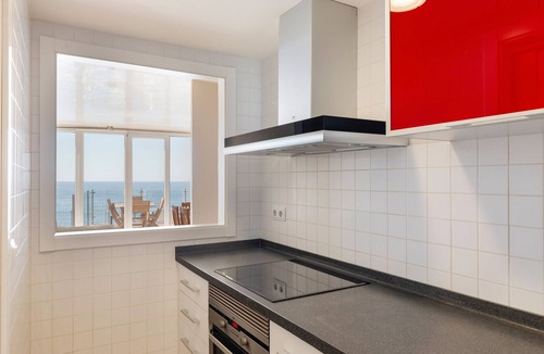 Cala Reona Apartment | Apartment 'Rocamar' with Sea View, Wi-Fi and Air Conditioning