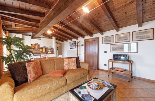 Veleso Apartment | Apartment 'Splendido loft panoramico' with Lake View & Wi-Fi