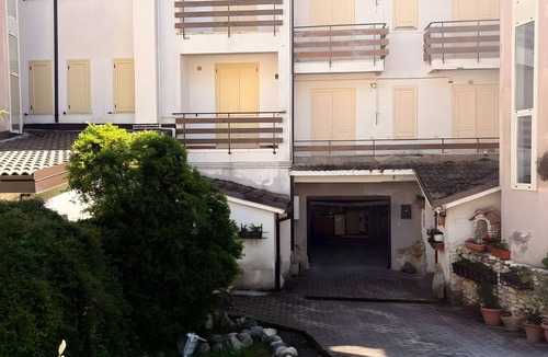 Rivisondoli Apartment | Apartment 'Stef House' with Private Garden, Wi-Fi and Air Conditioning