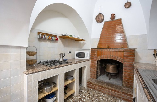 Impalata Apartment | Apartment 'Trullo' with Shared Pool, Private Terrace and Wi-Fi
