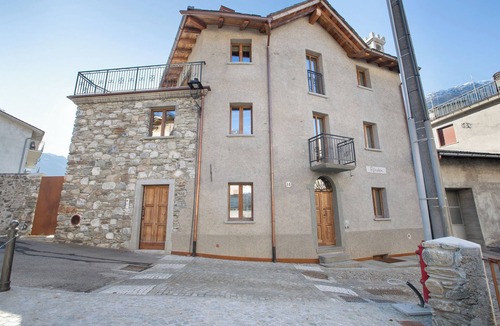 Mazzo di Valtellina Apartment | Apartment 'Viez' with Mountain View, Balcony and Wi-Fi