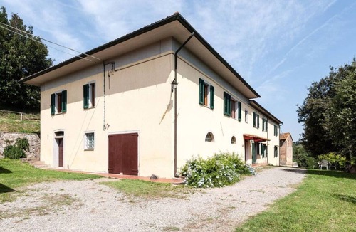 Fauglia House | Apartment with 4 bedrooms and 3 bathrooms in a cozy vacation farmhouse.