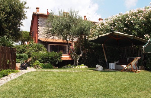 Latina Lido House | Apartment with garden on the beach.