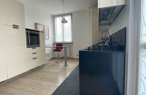 Porto Ceresio Apartment | Apartment with lake view for a relaxing vacation