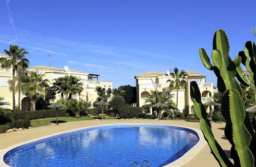 Cala Mandia Apartment | Apartment with large pool and garden in a well-kept complex, ideal for children
