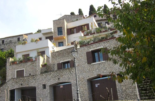 Sermoneta Apartment | Apartment with pool use, terrace, historical centre, for family