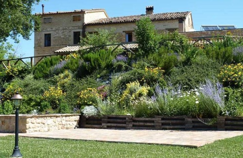 San Ginesio Apartment | Apartment with rustic charm and amazing views of the Sibillini Mountains