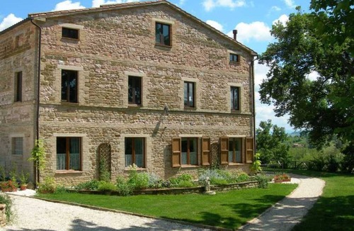 San Ginesio Apartment | Apartment with rustic charm and amazing views of the Sibillini Mountains
