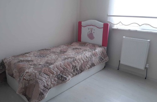 Melikgazi Apartment | Apartment with terrace and large park in front of the door. next to historic part mimsin