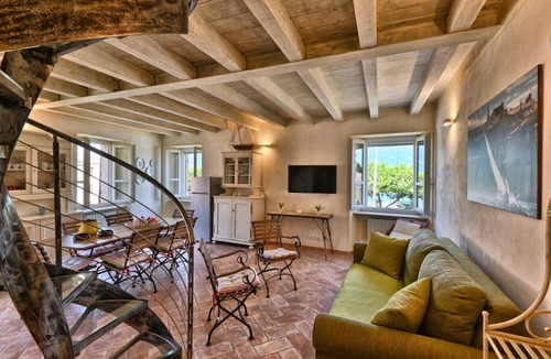 Bogliaco Apartment | Appartamento Al Porto Vecchio Rebomaholidays - with parking space and marvellous lake view