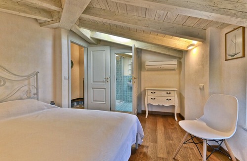 Bogliaco Apartment | Appartamento Al Porto Vecchio Rebomaholidays - with parking space and marvellous lake view