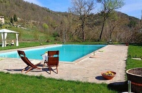 Montone House | Appartamento Aria C: A welcoming apartment surrounded by meadows and by green hills, with Free WI-FI.