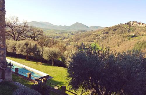 Montone Apartment | Appartamento nel castello del cardaneto