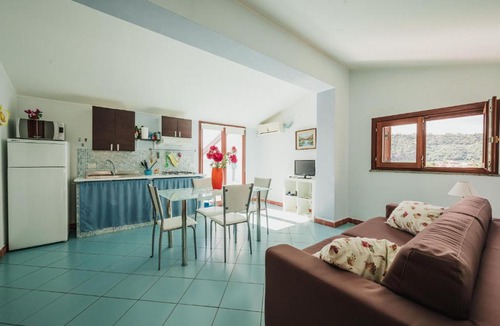 Santa Tecla Apartment | Appartamento Primavera