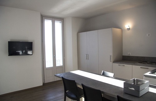 Belgirate Apartment | Appartamento Venere - La Dimora del Glicine
