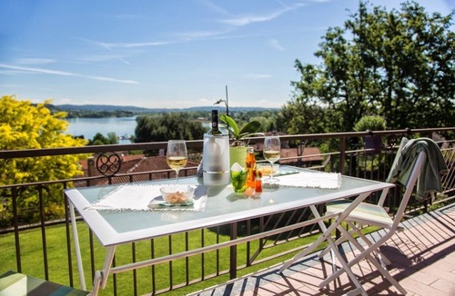 Dormelletto Villa | Are you looking for quiet and relaxation on Lake Maggiore? YOU are at home here