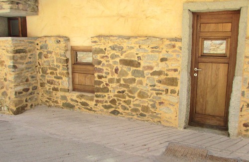 Cuevas de Vinayo Cottage | Arroyo House for 4 people