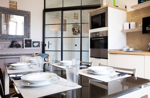 Tuscolano Apartment | Art Apartment