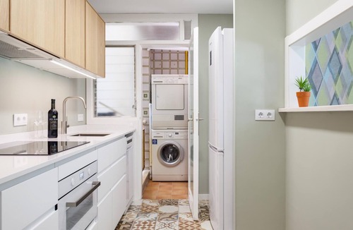 Sant Antoni Apartment | Art House Renoir Plaza Universitat Sant Antoni