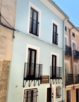 Old Town House | ATENEO CUENCA Suites con cocina en el casco histórico