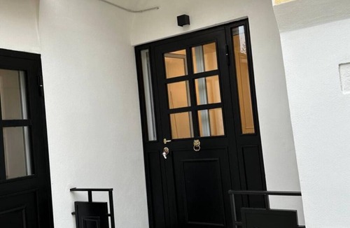 Casagiove Apartment | Atrium B&B, luxe apartment 2 km from the Royal Palace of Caserta, parking included