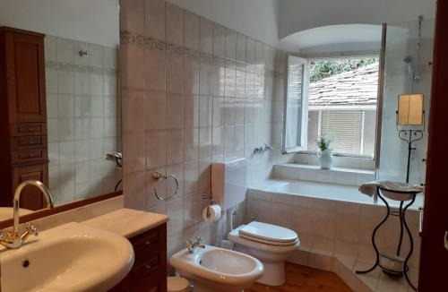 Varallo Apartment | Attico sul Fiume