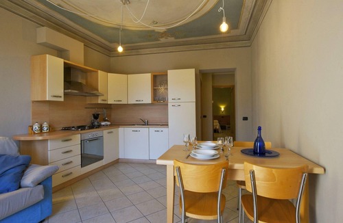 Verbania Apartment | Attractive apartment in a palazzo from the 17th century. Right on the lake promenade