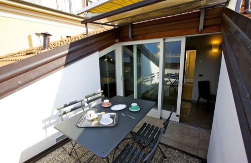 Verbania Apartment | Attractive apartment in a palazzo from the 17th century. Right on the lake promenade