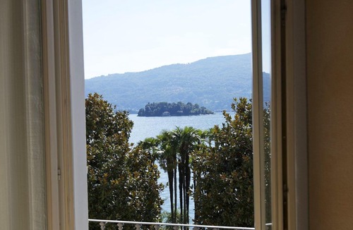 Verbania Apartment | Attractive apartment in a palazzo from the 17th Century directly on the lake promenade