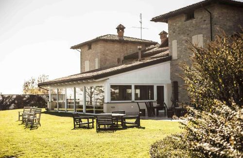 Montabone House | Azienda Agrituristica Alcastlè