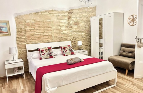 Ortona Bed & Breakfast | B&B La Dimora di Tommaso Apartment - Historic House Bike Friendly Ortona