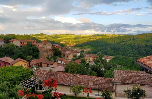 Vezza d'Alba Bed & Breakfast | B&B Madonna degli Airali