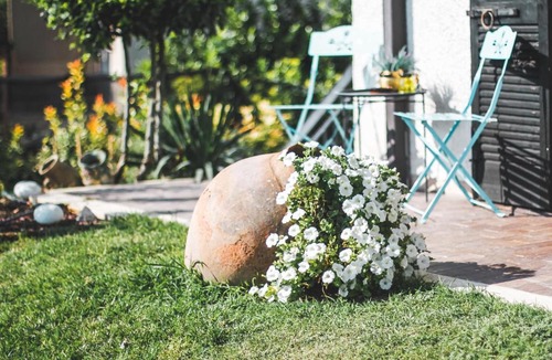 Castelnuovo del Garda Villa | B&B Vicino Gardaland, Caneva, Movieland con Giardino!