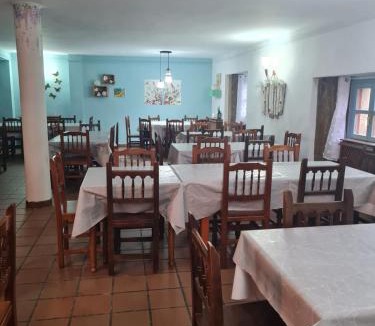 Uncastillo Hostel | Bar Restaurante Albergue de Uncastillo
