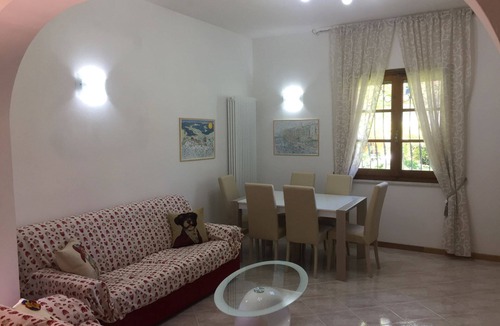 Cinquale Apartment | Beautiful villa with garden all round. Quiet area, modern furniture and all well-looked after. WIFI,