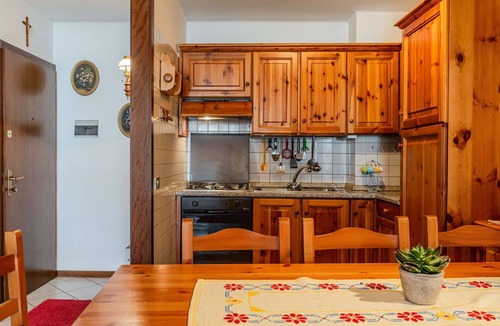 Ragoli Apartment | Beautiful apartment for 6 people with WIFI, TV and balcony