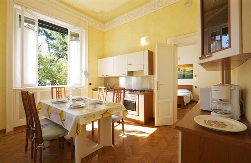 Susello Apartment | Beautiful apartment in an art nouveau villa with pool and spacious park