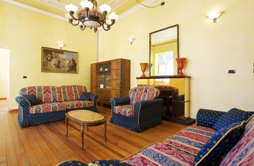Susello Apartment | Beautiful apartment in an art nouveau villa with pool and spacious park