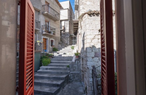 Pennadomo Apartment | Beautiful apartment with a fantastic balcony view
