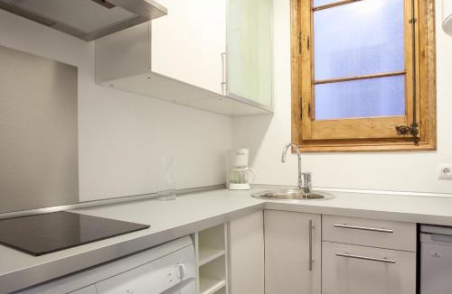 La Sagrada Familia Apartment | Beautiful Eixample flat for families
