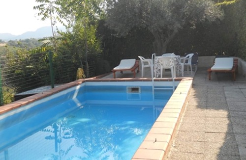 Catignano Apartment | Beautiful house with unique atmosphere and pool between lake and mountains
