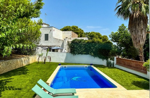 Pals Villa | Beautiful mediterranean villa with swimmingool.
