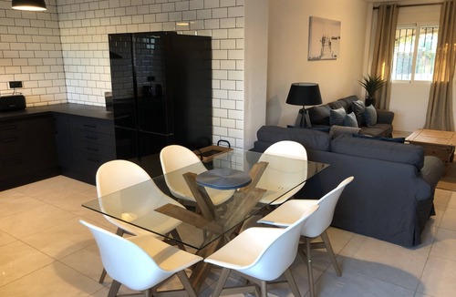Mazarron House | Beautiful Modern Villa, ESP & UK TV, WIFI, Aircon, Private Designer Pool & Golf