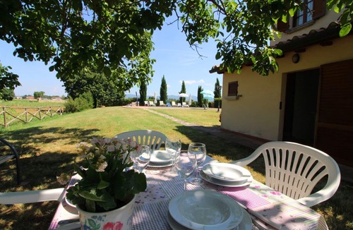 Marciano della Chiana Villa | Beautiful private villa for 9 people with private pool, WIFI, TV and pets allowed, close to Arezzo