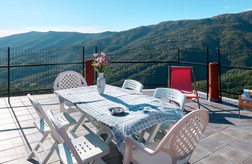 Aurigo House | Beautiful private villa for 5 people with WIFI, TV, terrace, pets allowed and panoramic view