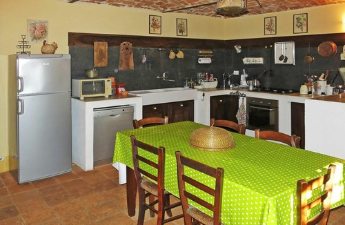 Capriglio House | Beautiful private villa for 10 people with WIFI, private pool, TV, terrace and pets allowed