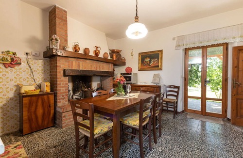 Scansano House | Beautiful private villa with hot tub, WIFI, TV, terrace, pets allowed and panoramic view